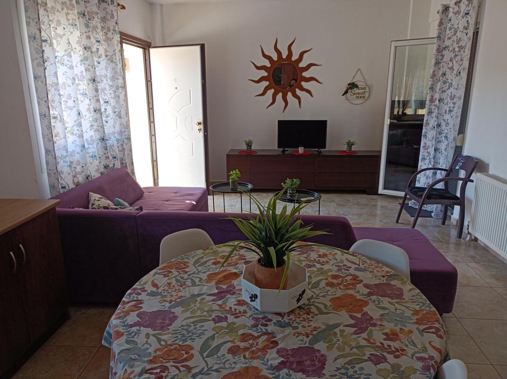 Blue Moon Apartment *